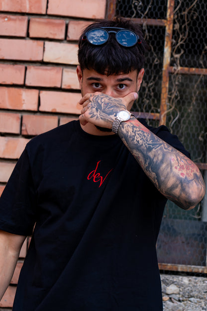 DEVINE black t-shirt
